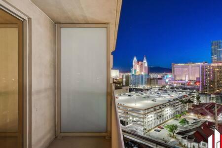 Mgm Signature-15-717 F1 Track & Strip View Balcony Las Vegas Esterno foto