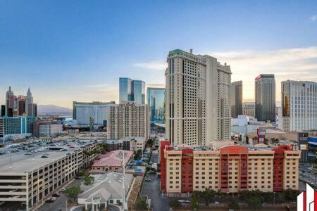 Mgm Signature-15-717 F1 Track & Strip View Balcony Las Vegas Esterno foto