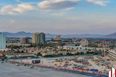 Mgm Signature-15-717 F1 Track & Strip View Balcony Las Vegas Esterno foto